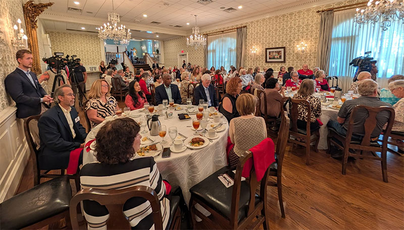 Crowd Hearing Darline Graham Speaking to Upstate Republican Women
