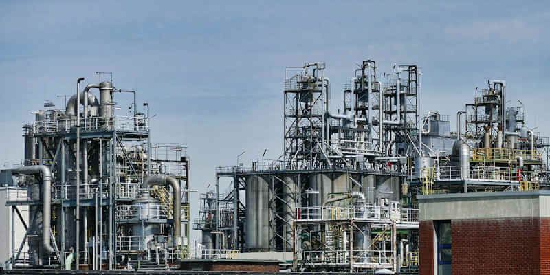 Energy Can Deter Aggressive Dictators