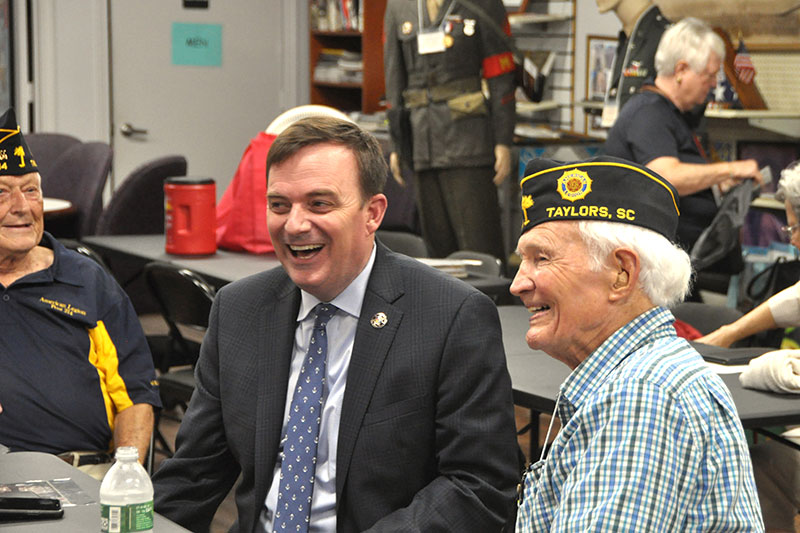 Sheriff Lewis Speaks to Veterans 8504