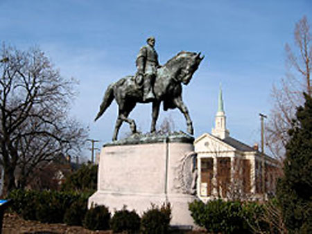 Robert E. Lee statue in Charlottesville, Virginia