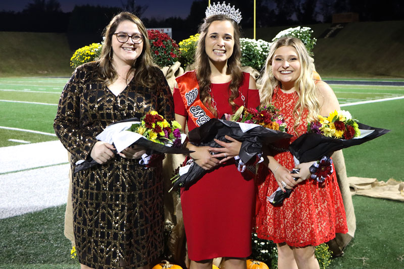 Lauren Hawthorne (center) from Chesnee was crowned North Greenville University Homecoming Queen on Saturday, Oct. 17. The first runner-up was Makenzie Swearingen (right) from Aiken, and the second runner-up was Kaelie Ricker (left) from Tigerville. Lauren Hawthorne (center) from Chesnee was crowned North Greenville University Homecoming Queen on Saturday, Oct. 17. The first runner-up was Makenzie Swearingen (right) from Aiken, and the second runner-up was Kaelie Ricker (left) from Tigerville.